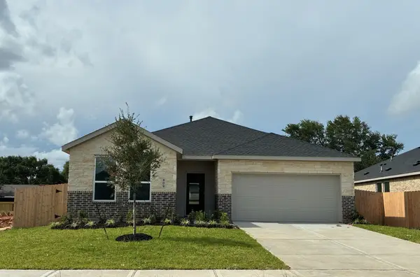 15 Robin Street, Angleton, TX 77515