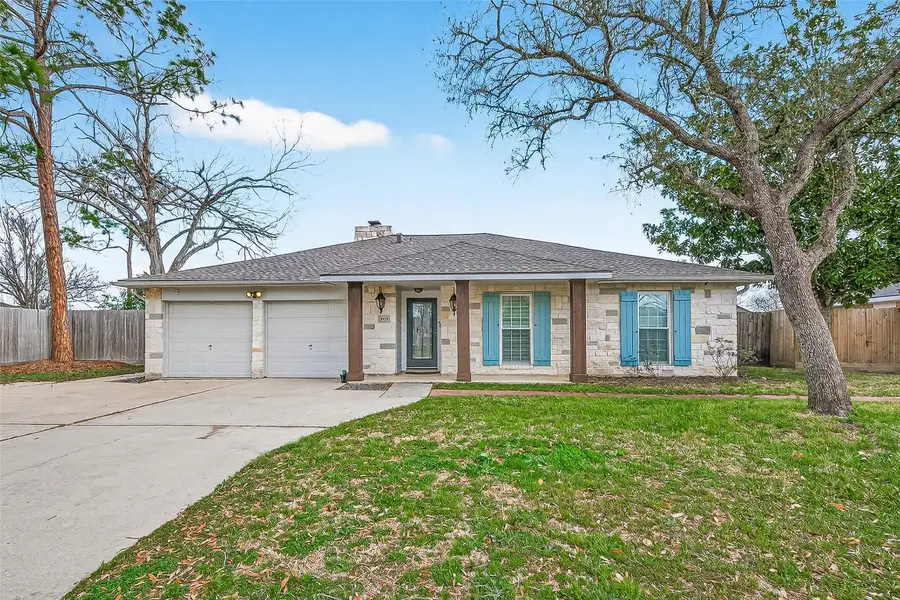 805 Camelot Lane, Friendswood, TX 77546 - #2