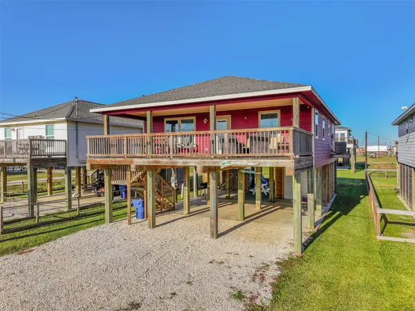 414 Thunder Road, Surfside Beach, TX 77541