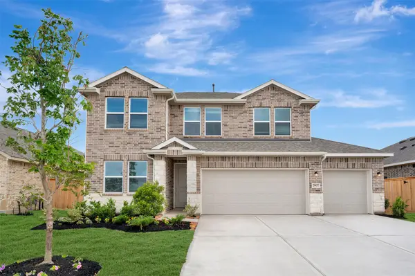 7922 Jade Crest Drive, Angleton, TX 77515