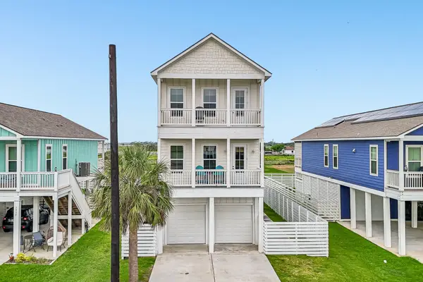 2435 103rd Street, Galveston, TX 77554