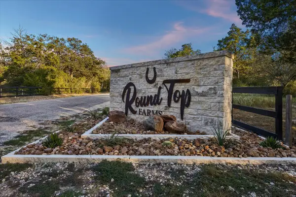 4 Round Top Farms Drive, Round Top, TX 78954