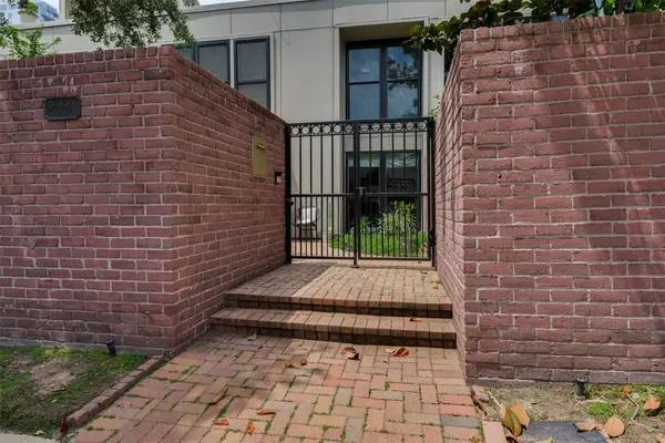 2324 Steel Street #20, Houston, TX 77098
