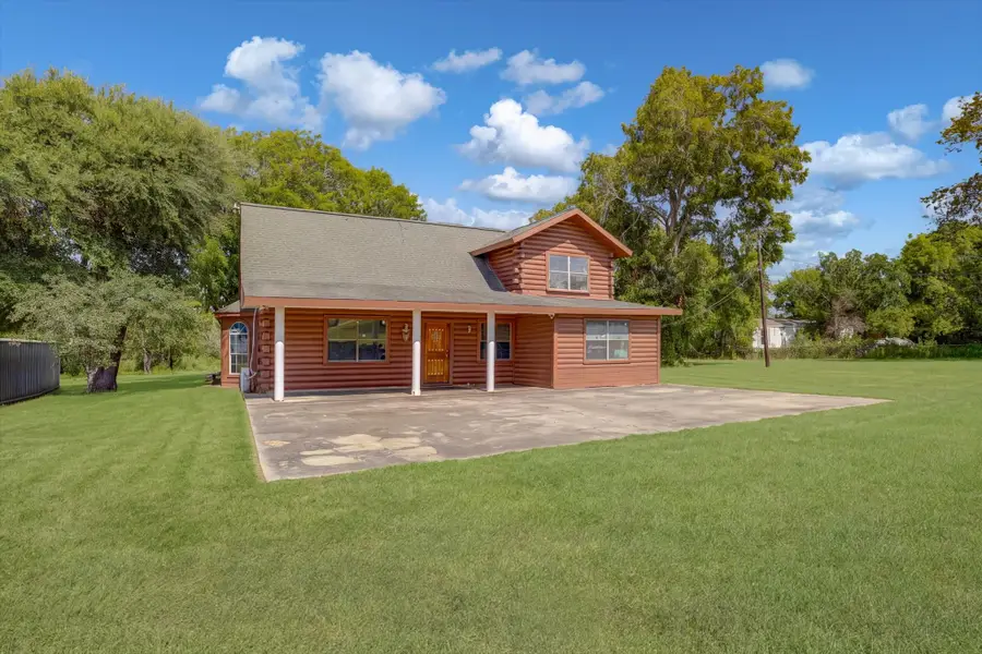 319 Oakland Street, Baytown, TX 77520 - #2