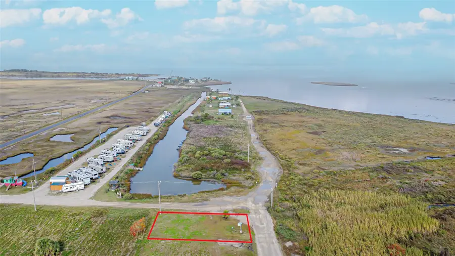 1043 Brighton Jones Boulevard, Gilchrist, TX 77617 - #2