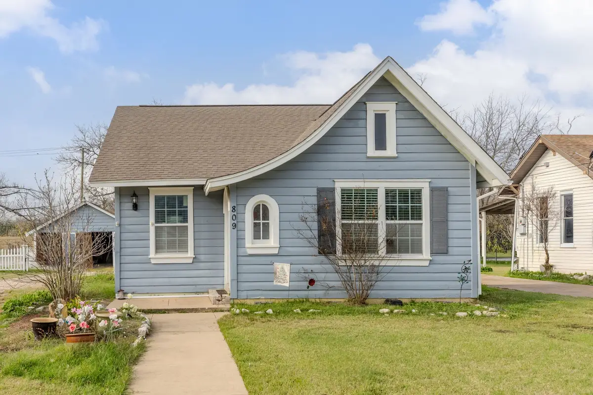 809 Howard Street, Taylor, TX 76574 - Image #1