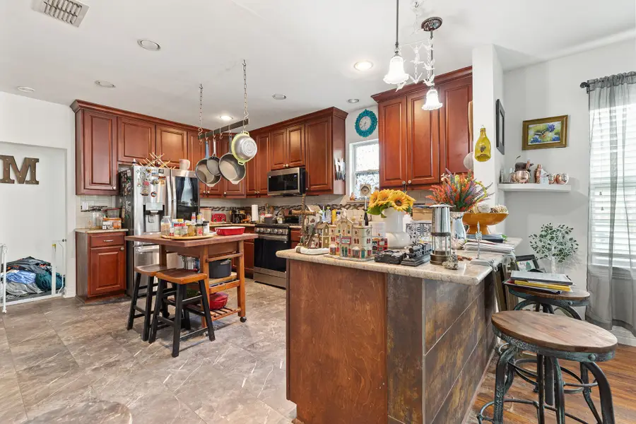 809 Howard Street, Taylor, TX 76574 - Image #3