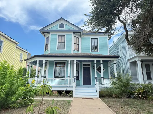 2207 Bernardo De Galvez Avenue, Galveston, TX 77550