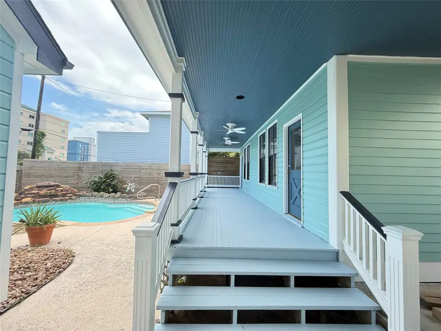 2207 Bernardo De Galvez Avenue, Galveston, TX 77550 - Image #2