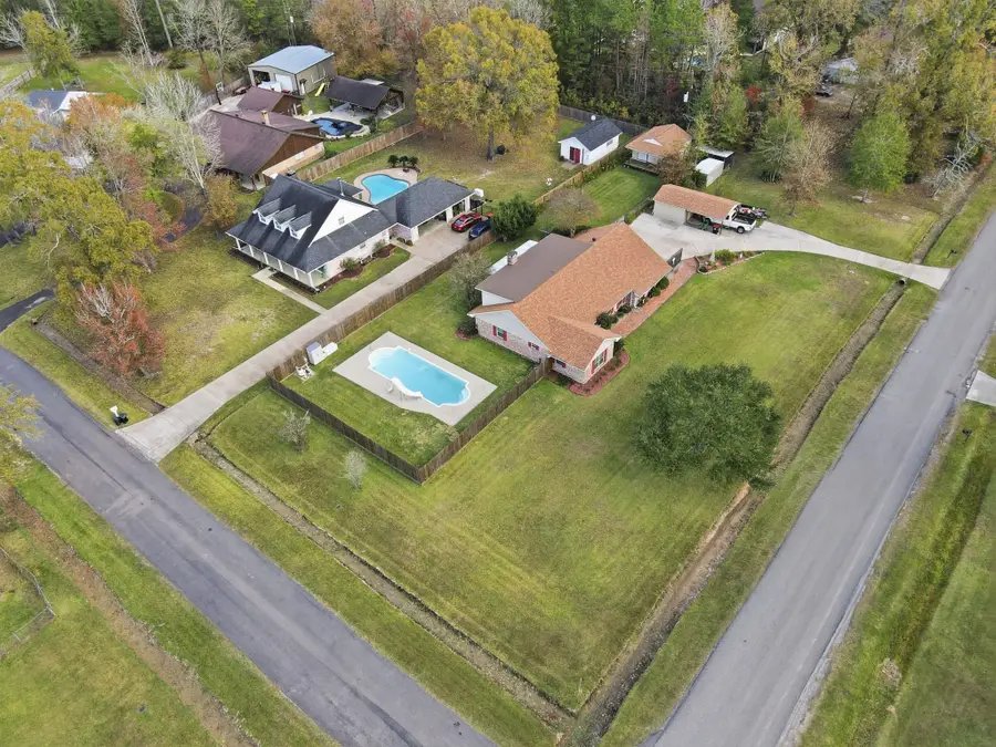 310 Pinemont Drive, Sour Lake, TX 77659 - Image #2