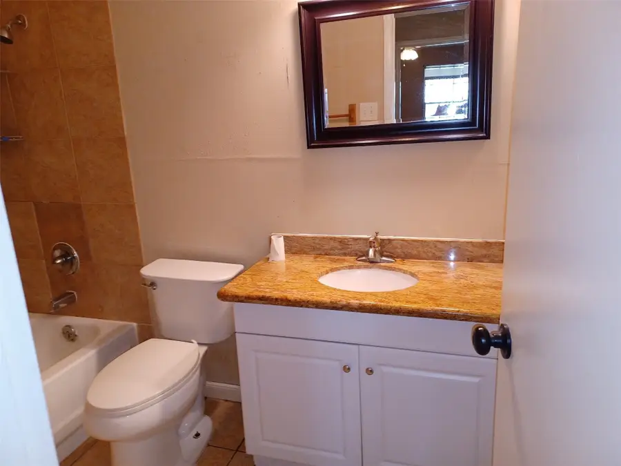 9700 Leawood Boulevard #1406, Houston, TX 77099 - Image #3