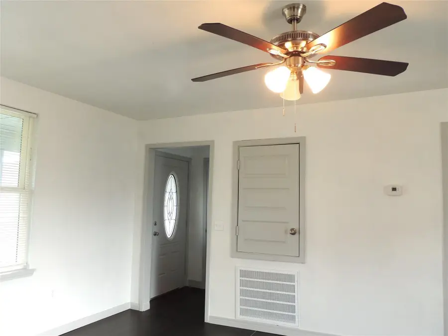 1242 Chevy Chase Drive, Angleton, TX 77515 - #3