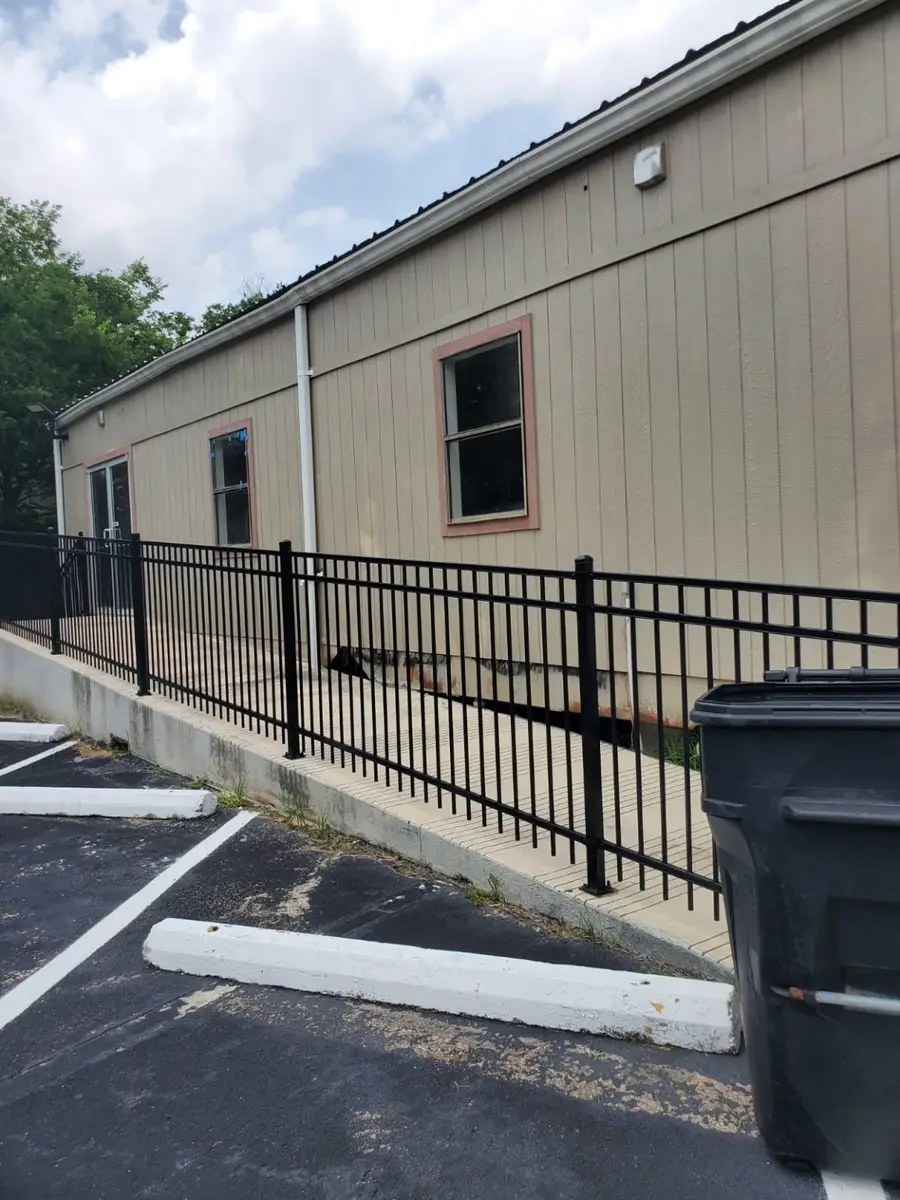 5123 Northridge Drive, Houston, TX 77033 - Image #2