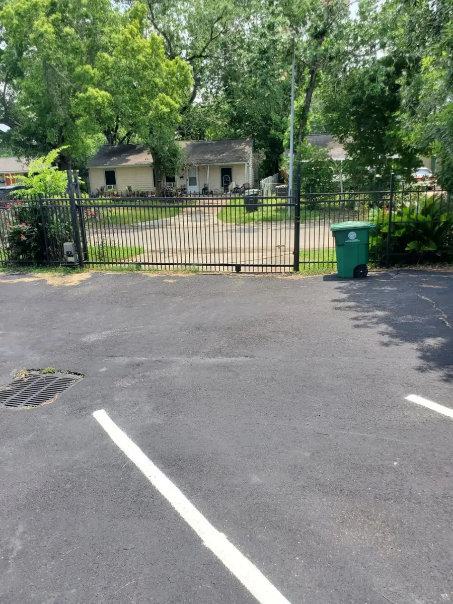 5123 Northridge Drive, Houston, TX 77033 - Image #3