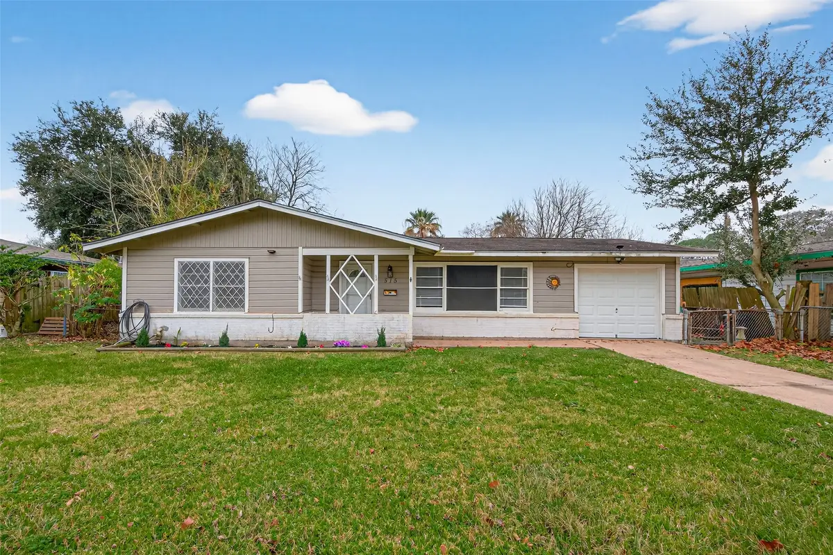 515 24th Avenue N, Texas City, TX 77590 - #1