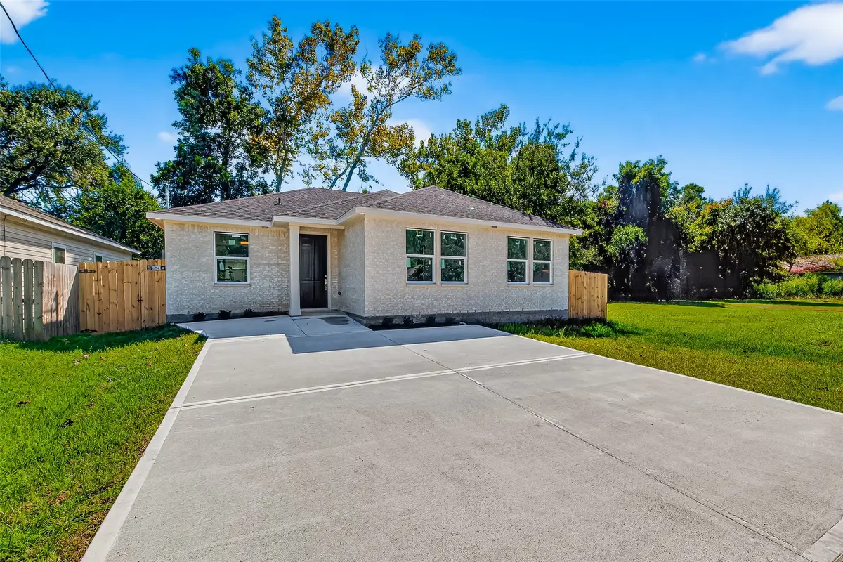 5921 Jackson Lane, Texas City, TX 77591 - Image #1