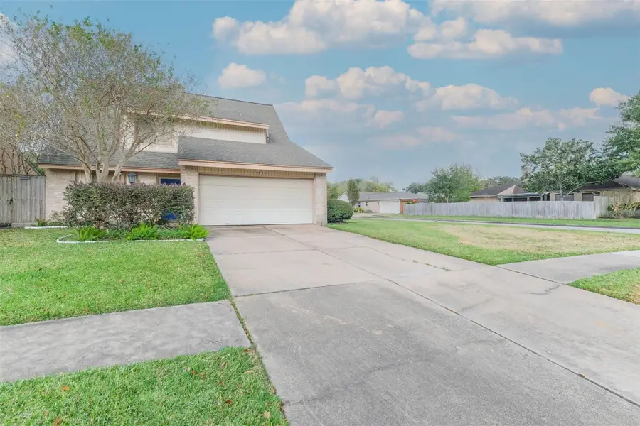 11902 Brook Meadows Lane, Meadows Place, TX 77477 - #2