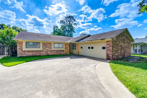 7306 Cottonwood Drive, Baytown, TX 77521