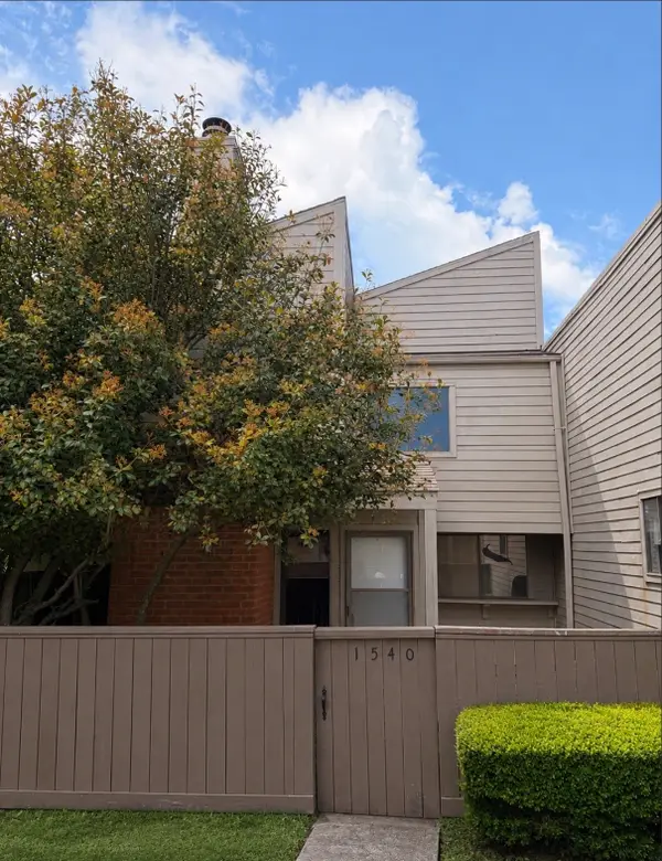 1540 Prairie Grove Drive, Houston, TX 77077