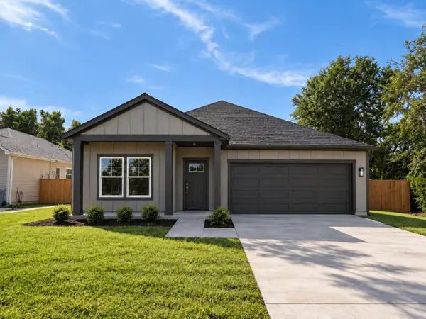 517 17th Ave N Street, La Marque, TX 77590