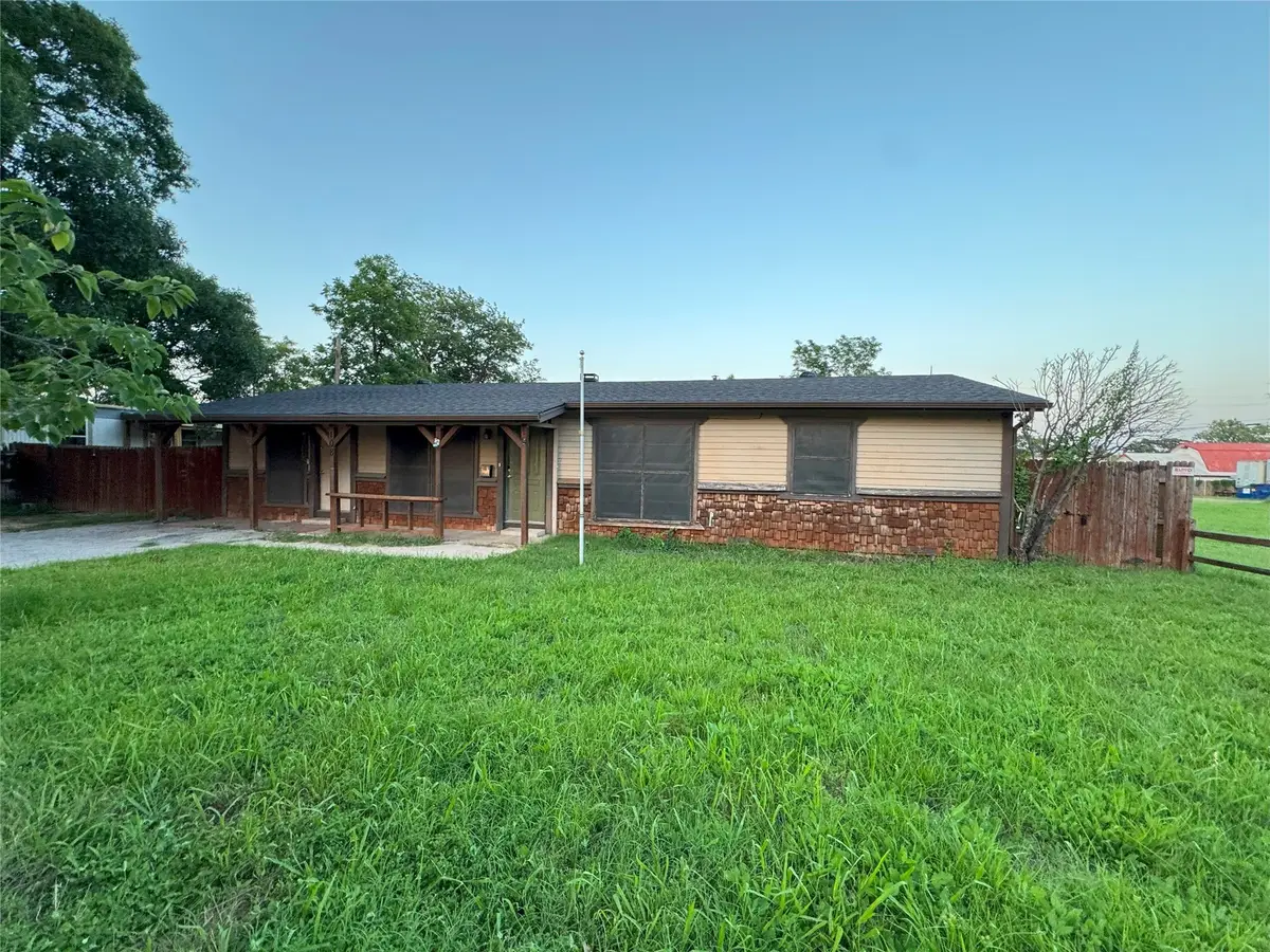 108 Sally Street, Joshua, TX 76058 - Image #1