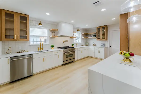 6027 Valkeith Drive, Houston, TX 77096
