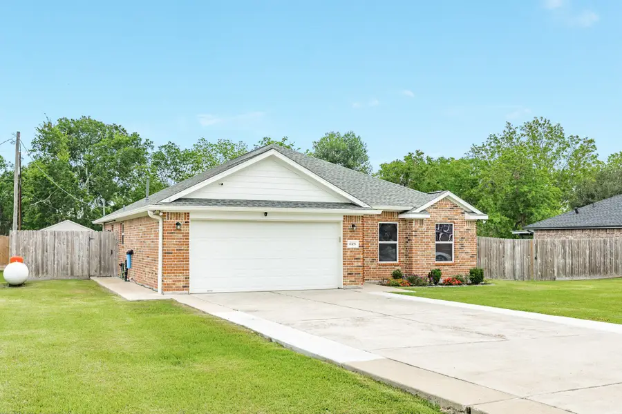 6108 Fox Ridge Drive, Angleton, TX 77515 - #2