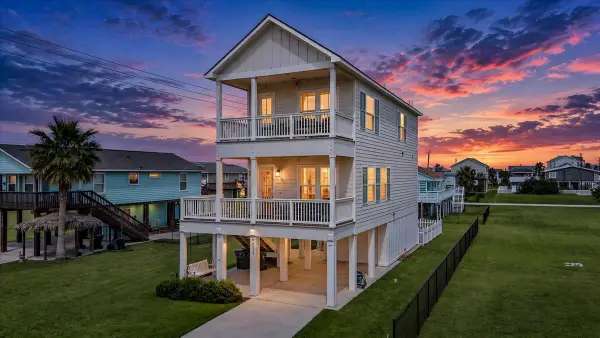 4219 Grayson Drive, Galveston, TX 77554