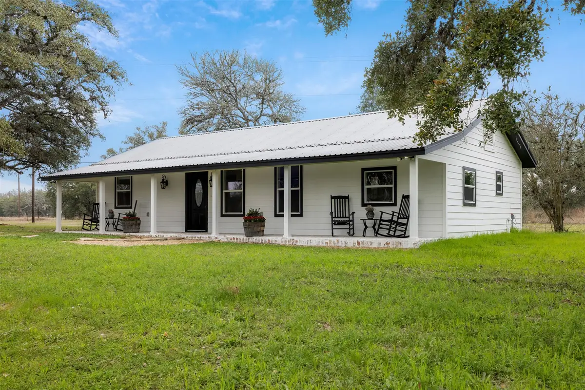 2407 E State Highway 159, Fayetteville, TX 78940 - #1