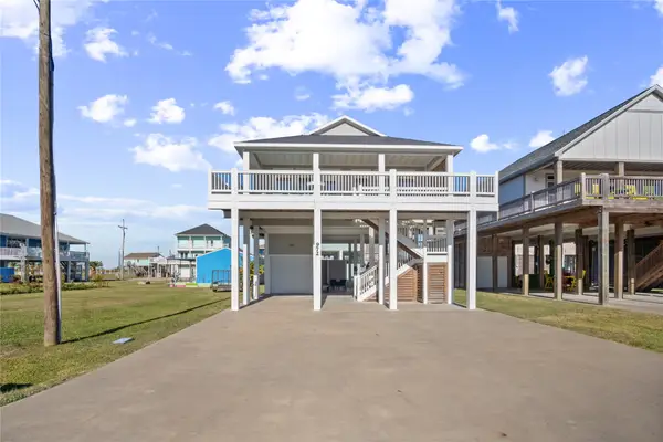 972 Pelican Lane, Crystal Beach, TX 77650