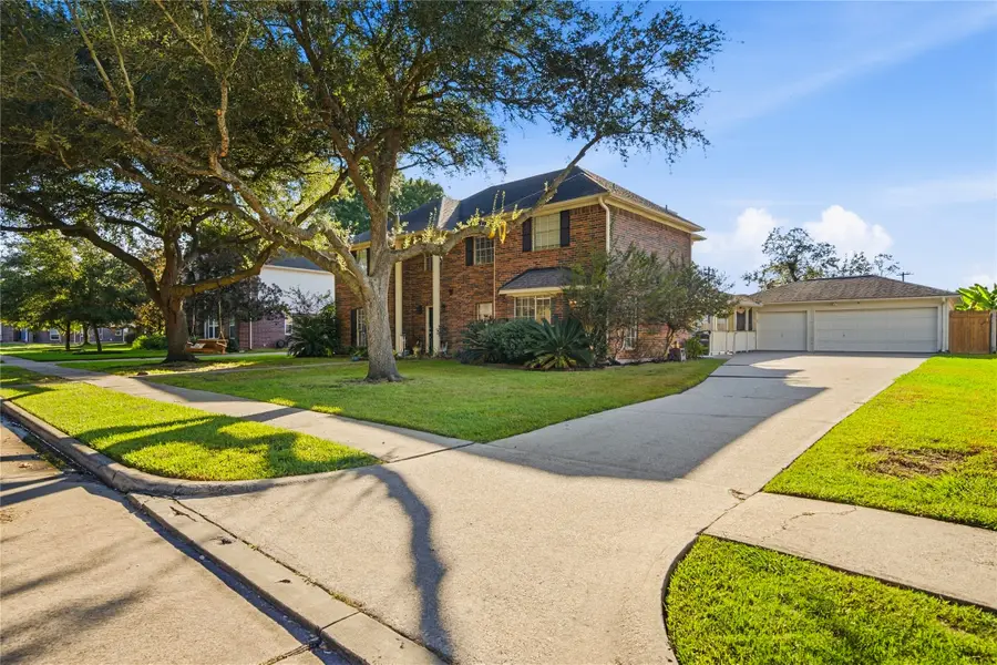 405 Regency Court, Friendswood, TX 77546 - #2