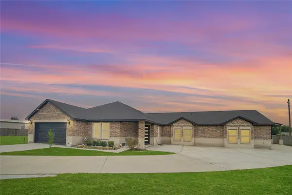 158 County Road 3550, Cleveland, TX 77327