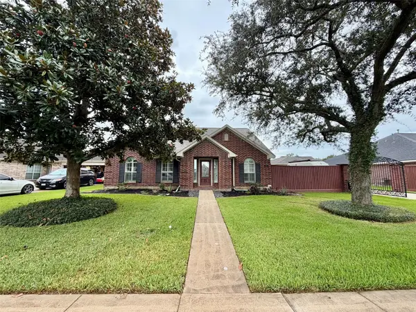 2119 Meadows Boulevard, League City, TX 77573