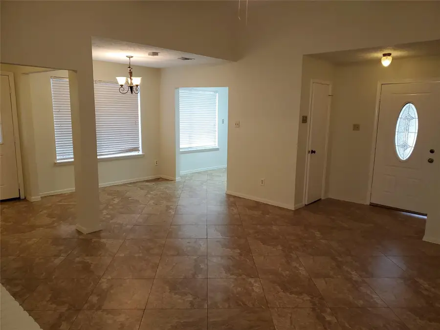 10035 Towne Mist Drive, Sugar Land, TX 77498 - Image #3