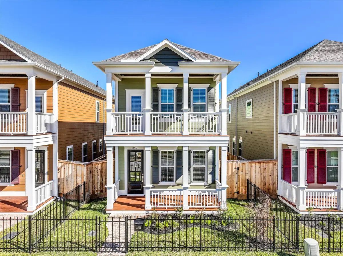 2521 S Houston Avenue, Pearland, TX 77581 - #1
