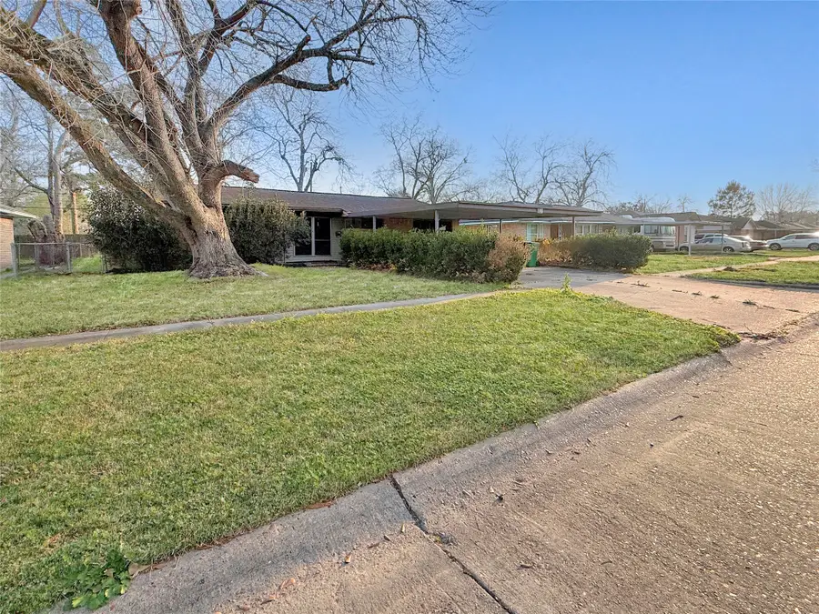 409 Midway Drive, Baytown, TX 77521 - #2