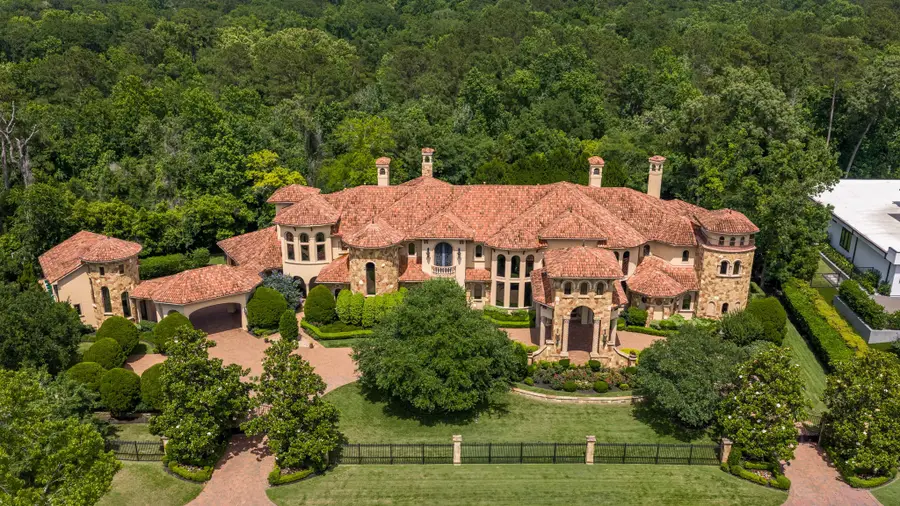 66 Hallbrook Way, The Woodlands, TX 77389 - #2