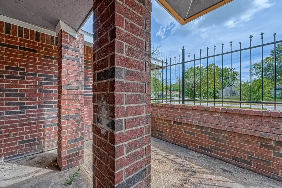 5431 Willow Glen Drive, Houston, TX 77033 - Image #3