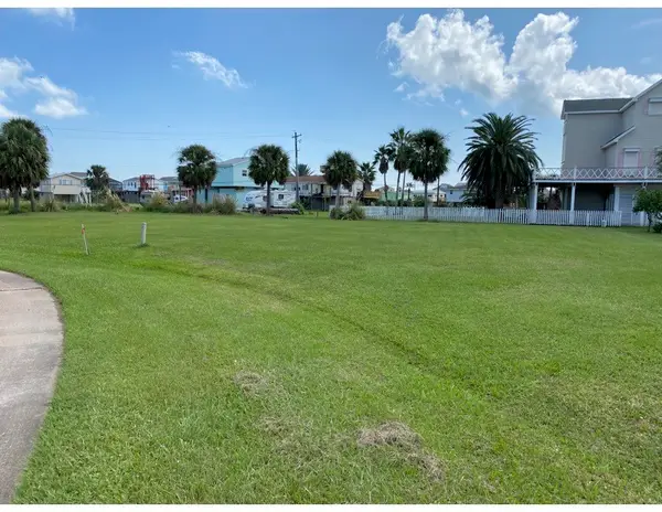14207 Treasure Court, Galveston, TX 77554