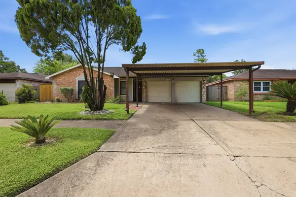 5065 E Ridge Creek Drive, Houston, TX 77053