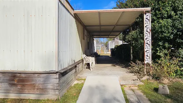 502 South Pine Circle, Pinehurst, TX 77362