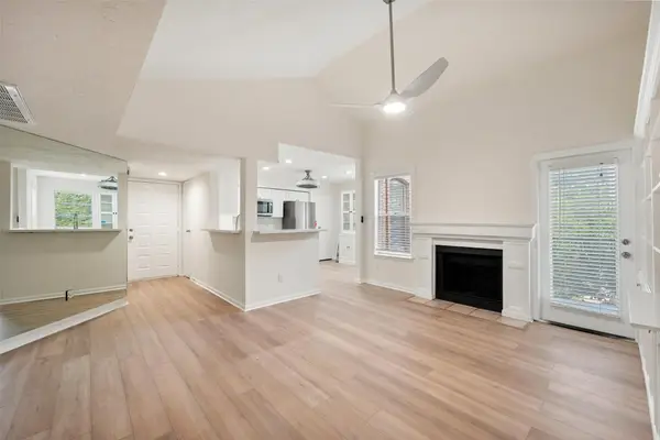 2021 Spenwick Drive #526, Houston, TX 77055