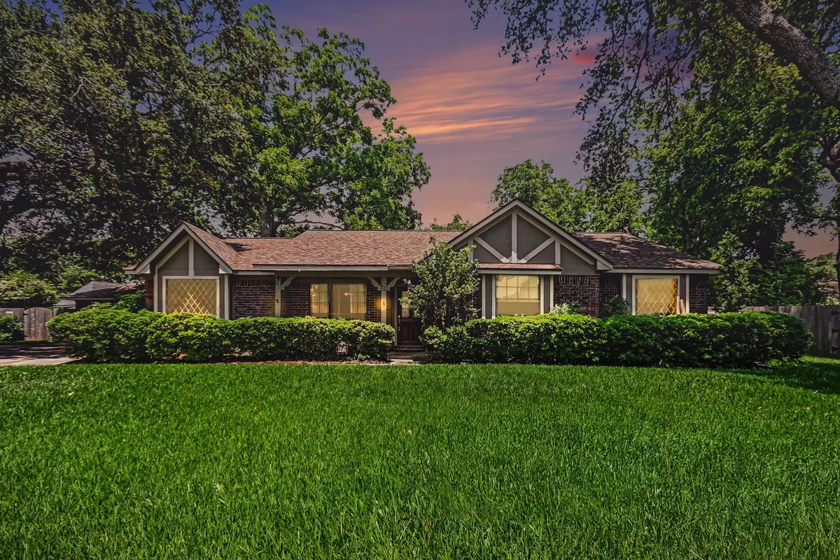 62 Daffodil Court, Lake Jackson, TX 77566 - #1