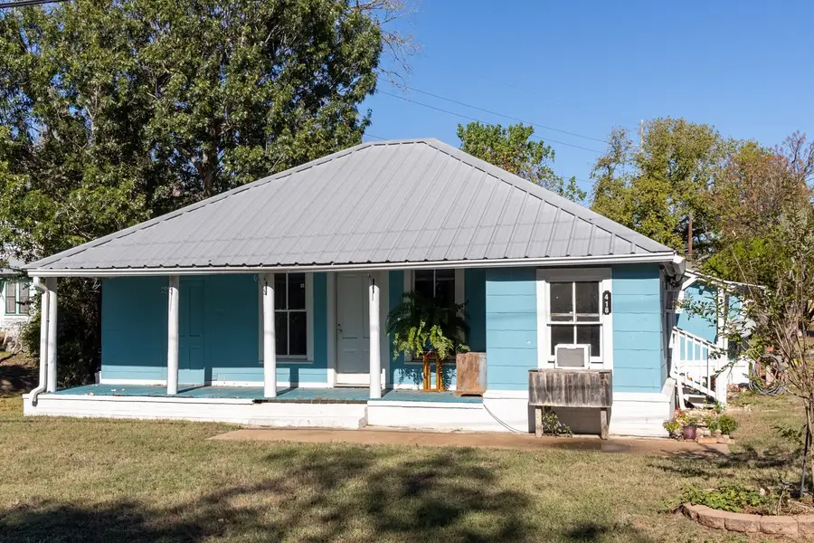 418 W Austin Street, Bellville, TX 77418 - Image #2