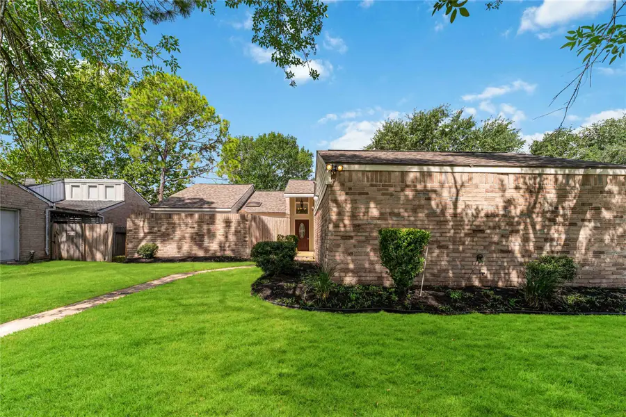 2102 Gray Falls Drive, Houston, TX 77077 - Image #2