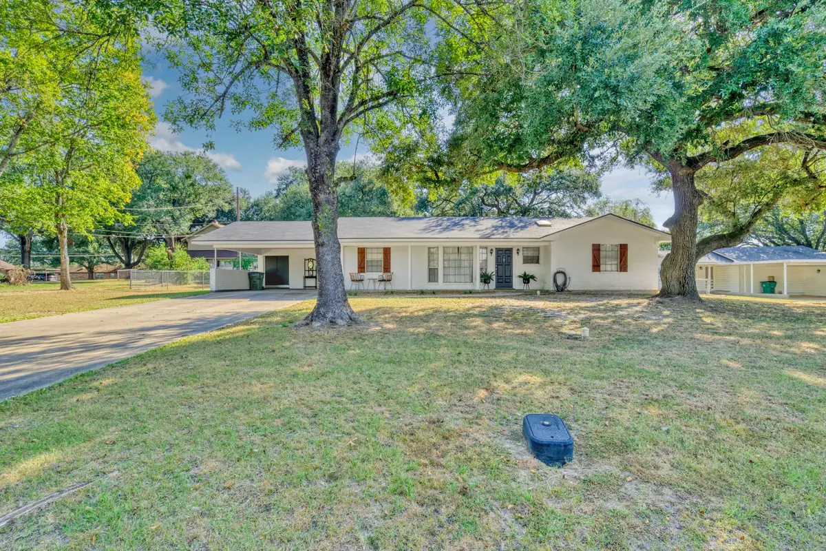 1109 S State Street, Madisonville, TX 77864 - Image #1