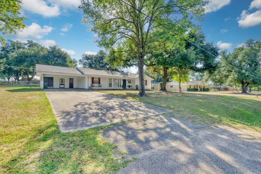 1109 S State Street, Madisonville, TX 77864 - Image #2