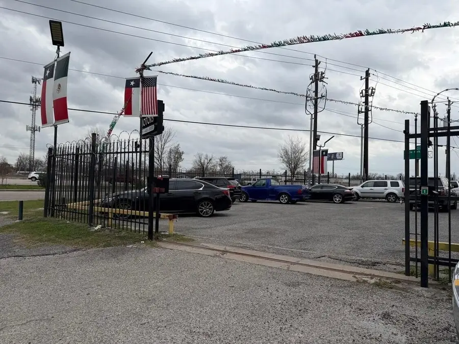 11055 Eastex Freeway, Houston, TX 77093 - #2