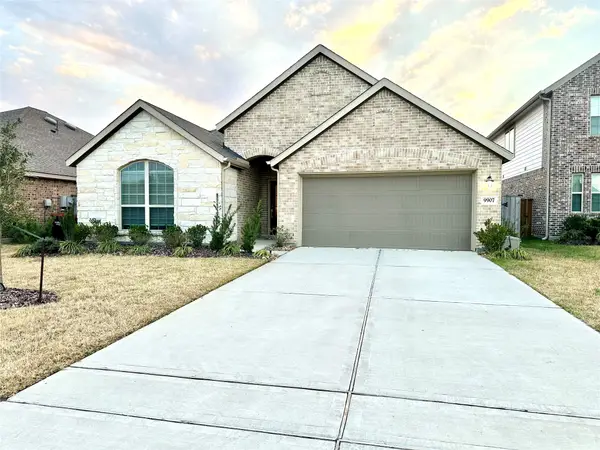 9907 Summer Peony Court, Baytown, TX 77521