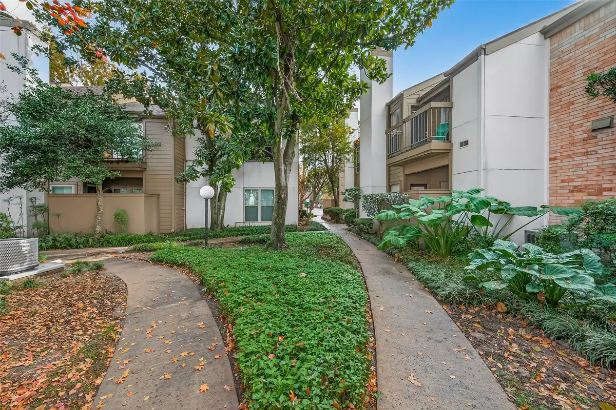 10049 Westpark Drive #116, Houston, TX 77042 - Image #1